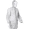 Imperméable avec finitions thermosoudées, fermeture centrale à 4 boutons-pression, poches latérales à rabat + poignets boutonnés