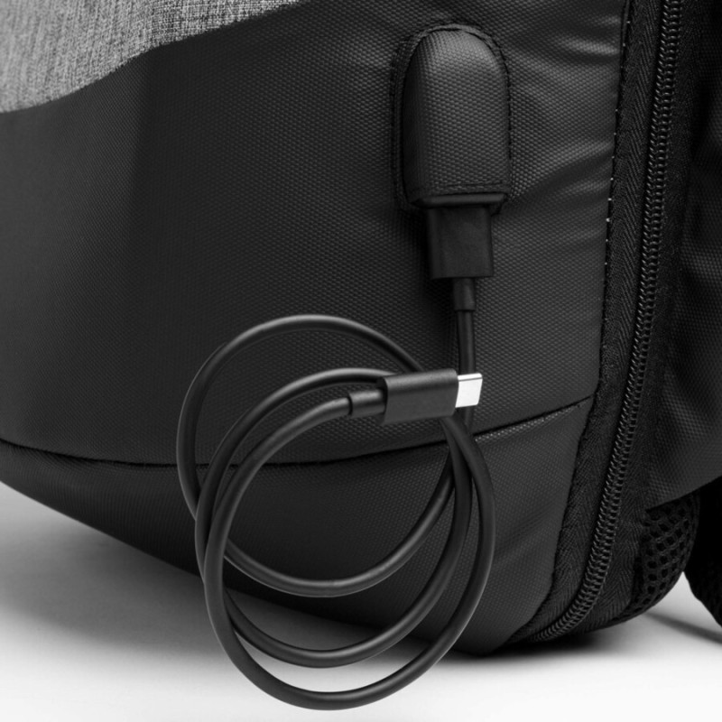 Sac à dos antivol en nylon avec compartiment avec sortie USB pour connecter un Power Bank