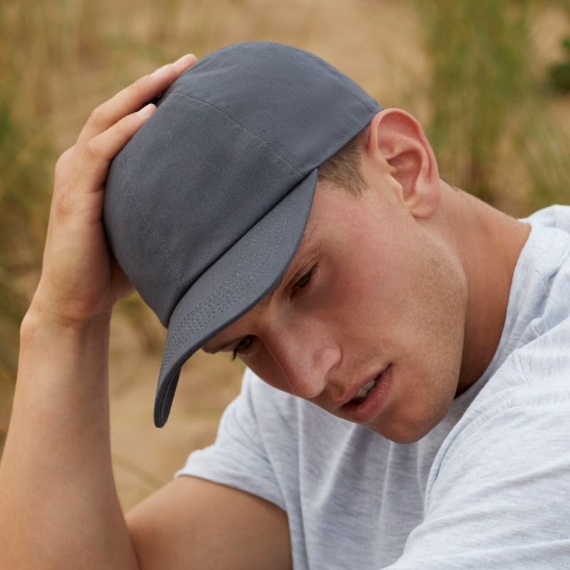 Casquette 6 panneaux coton biologique réglable, visière préformée, 255 g/m²