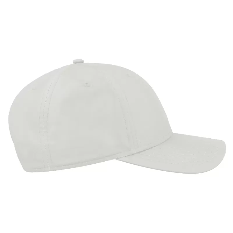Casquette 6 panneaux en polyester recyclé, visière préformée, 115 g/m²