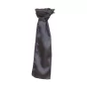 Foulard en polyester tissé avec une finition satinée lisse et brillante, format 120 x 25 cm