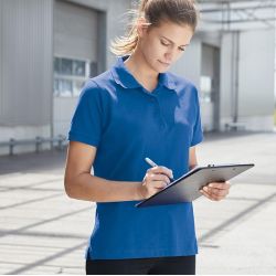 Polo de travail femme en coton durable manches courtes, 220 g/m²