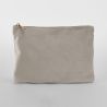 Pochette plate en velours, doublure avec accès zippé caché, zip en métal doré brillant