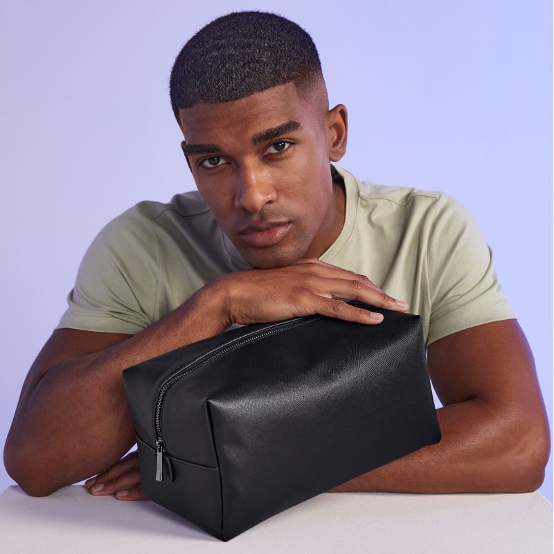 Trousse de toilette ou accessoires zippé en simili cuir saffiano au grain fin