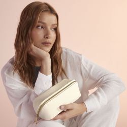 Mini trousse à accessoires en simili cuir Saffiano, fermeture zippée en métal doré brillant