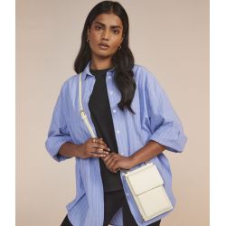 Pochette pour portable rabat avant en cuir saffiano, poche zippée pour objets de valeur