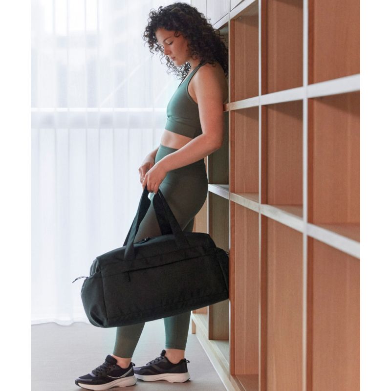 Sac de voyage en polyester recyclé avec poches et ouverture zippée