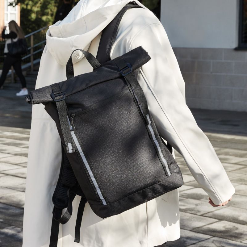 Sac à dos en polyester déperlant 300D fermeture à enroulement, bandes réfléchissantes