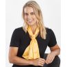 Foulard en polyester tissé avec une finition satinée lisse et brillante, format 120 x 25 cm