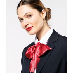 Foulard satiné chic et tendance, format 140 x 25 cm