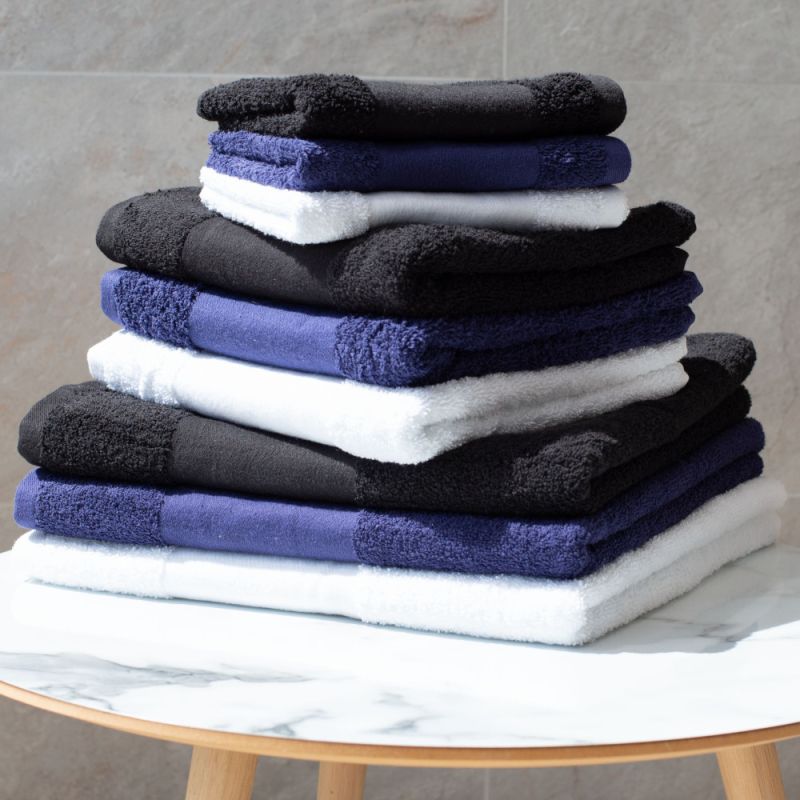 Serviette de bain en coton avec bordure imprimable, format 70 x 140 cm, 550 g/m²