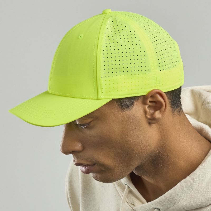Casquette 6 panneaux ventilée Breezy en nylon léger, visière préformée, 110 g/m²