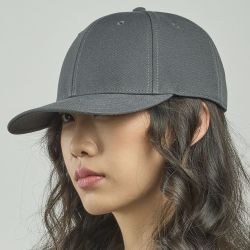 Casquette baseball 6 pans en polyester recyclé, visière précourbée, 300 g/m²