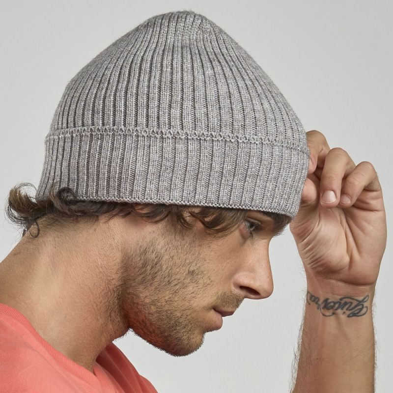 Bonnet doux et brillant en viscose et nylon