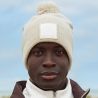 Bonnet en polyester recyclé avec patch décoratif et doublure micropolaire