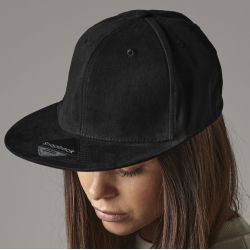Casquette style rappeur à visière plate