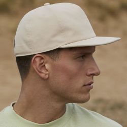 Casquette destructurée en coton organique 5 panneaux, visière plate, boucle réglable