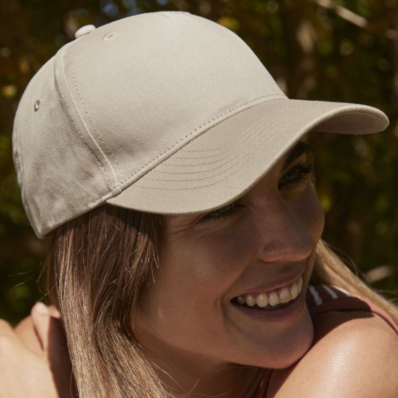 Casquette 5 panneaux en coton organique ajustable, panneaux avant structurés, 256 g/m²