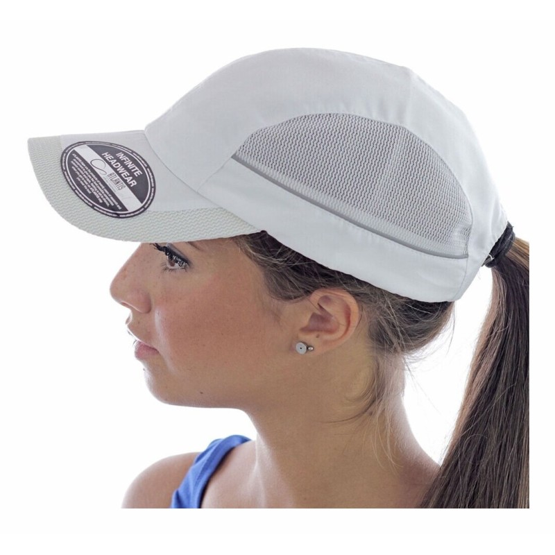 Casquette running avec maille filet et liseré réfléchissant sur les côtés