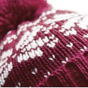 Bonnet acrylique, motif jacquard avec pompon
