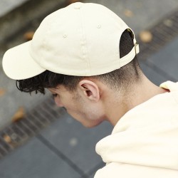 Casquette en coton chino 6 panneaux, visière préformée