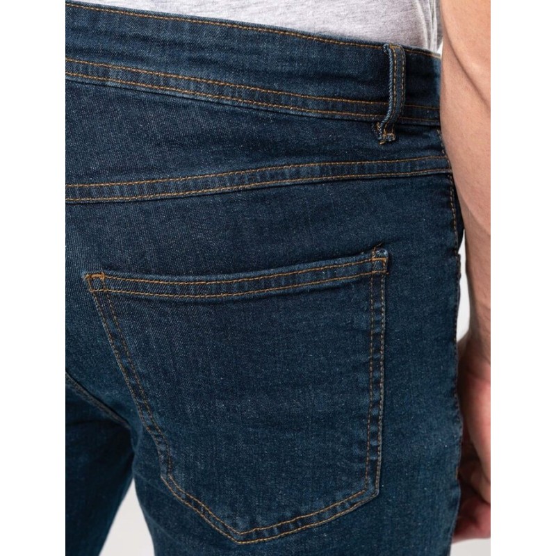 Jean basic en coton bleu denim vieilli moderne et confortable, 390 g/m²