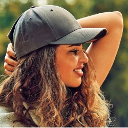 Casquette de sport snapback à visière incurvée