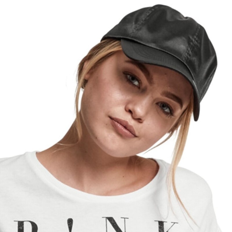 Casquette 6 panneaux, profil bas, enduit légèrement brillant