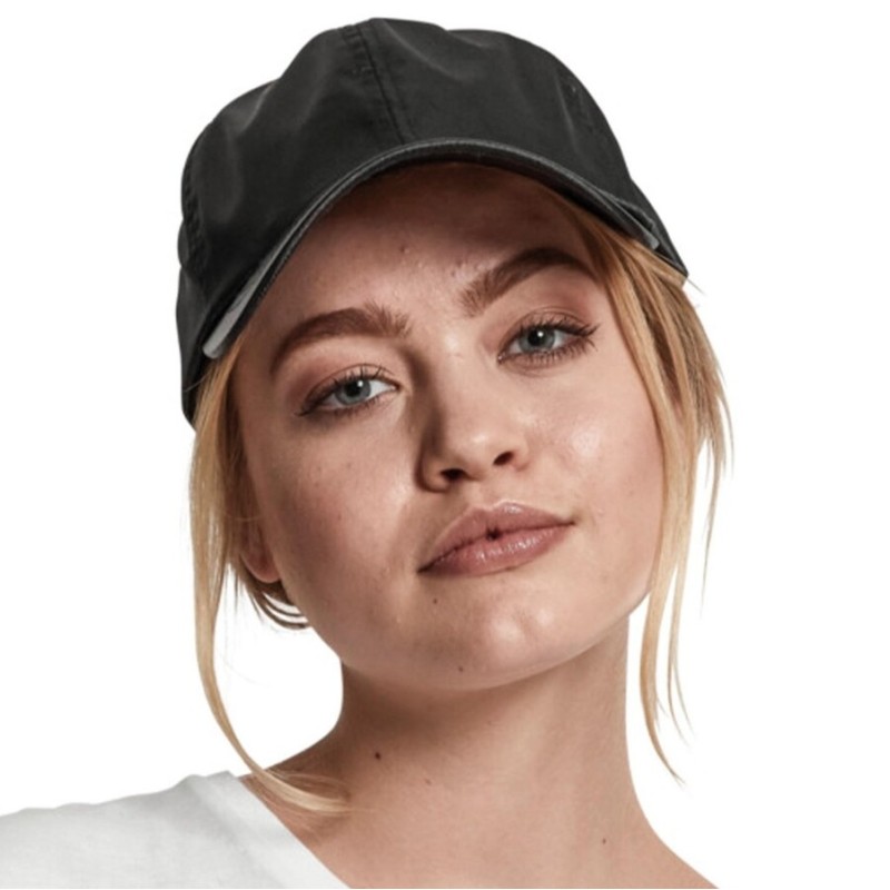 Casquette 6 panneaux, profil bas, enduit légèrement brillant