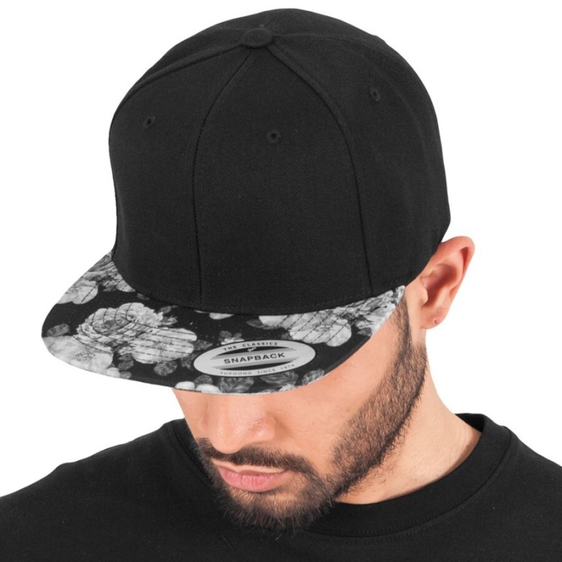 Casquette snapback, motif roses sur la visière