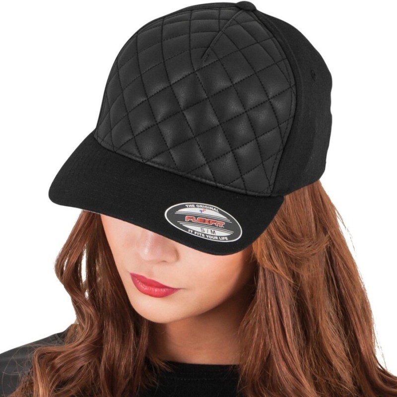 Casquette 6 panneaux, panneau avant à carreaux matelassés