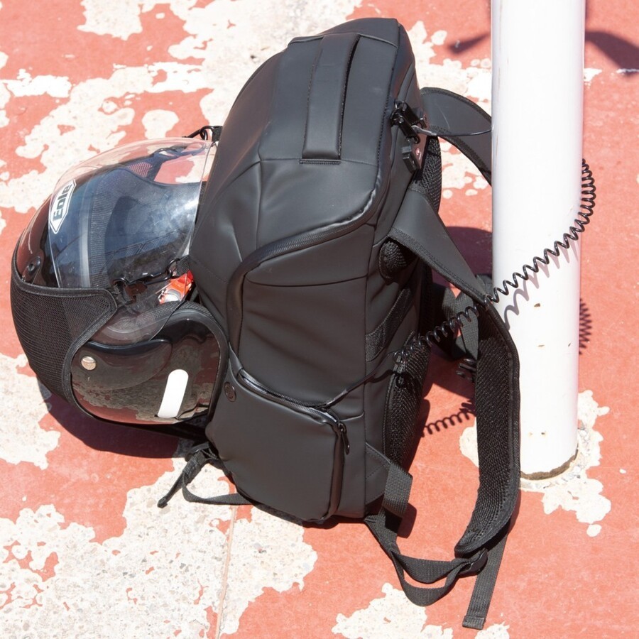 Sac antivol imperm able avec filet porte casque 30 litres