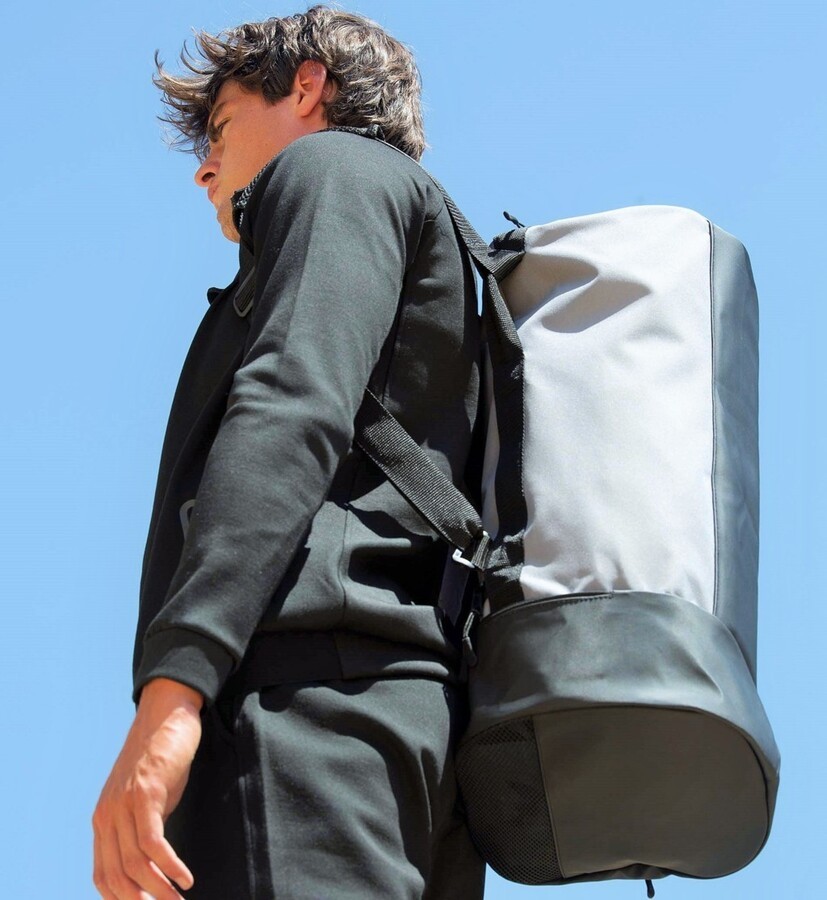 Sac de sport forme tube avec compartiment chaussure separe